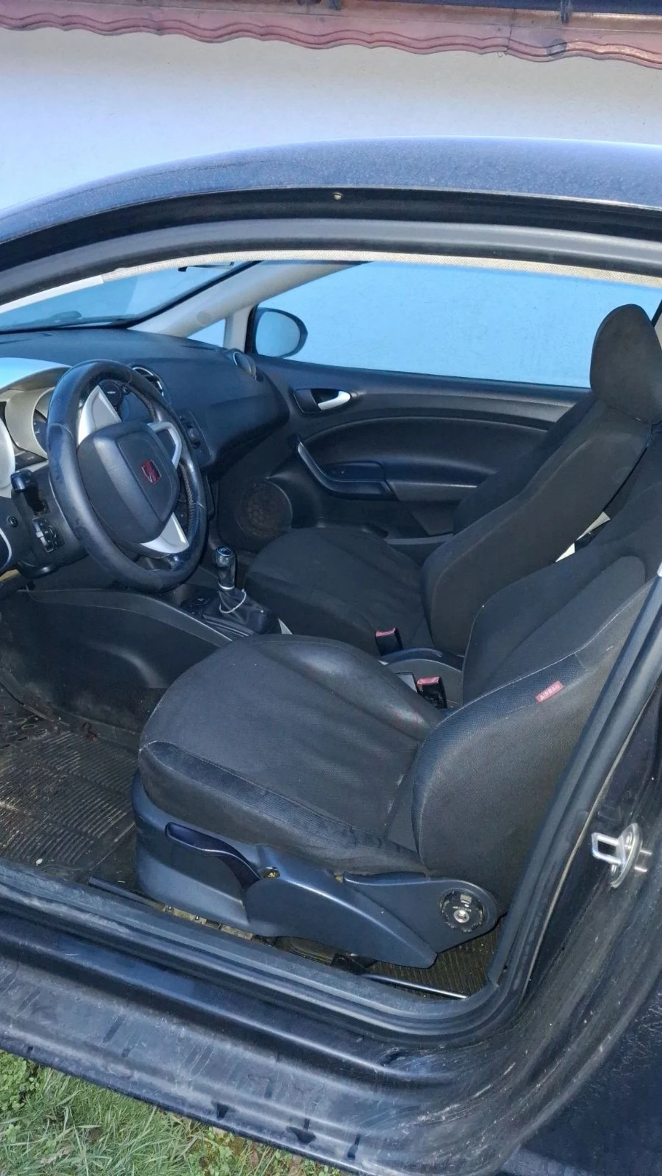 Seat Ibiza, снимка 6 - Автомобили и джипове - 54680457