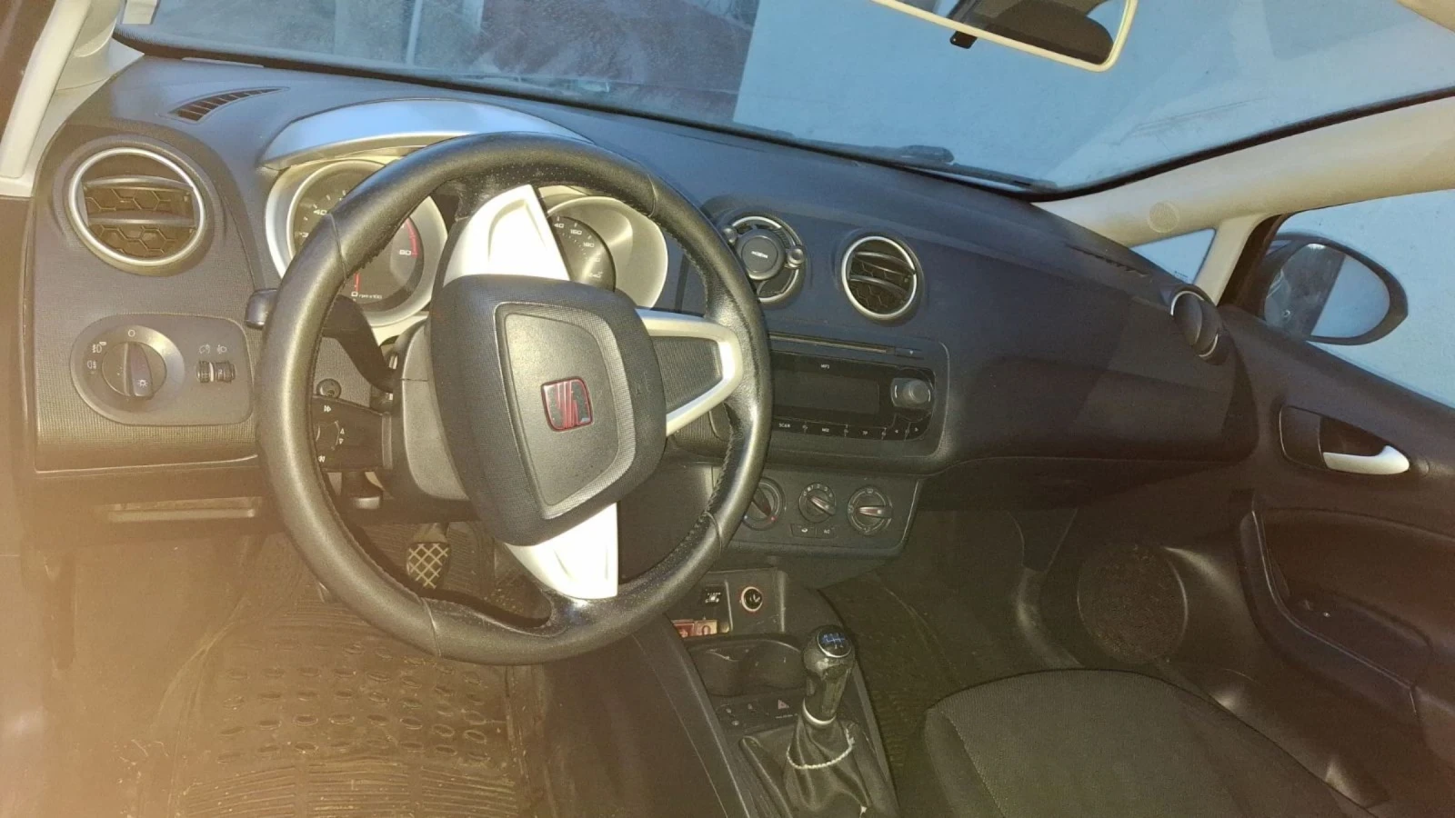 Seat Ibiza, снимка 5 - Автомобили и джипове - 54680457