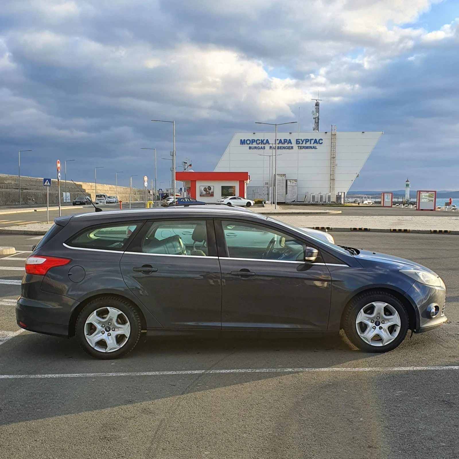 Ford Focus 1.6 TDCI Комби 2012, снимка 14 - Автомобили и джипове - 55085883