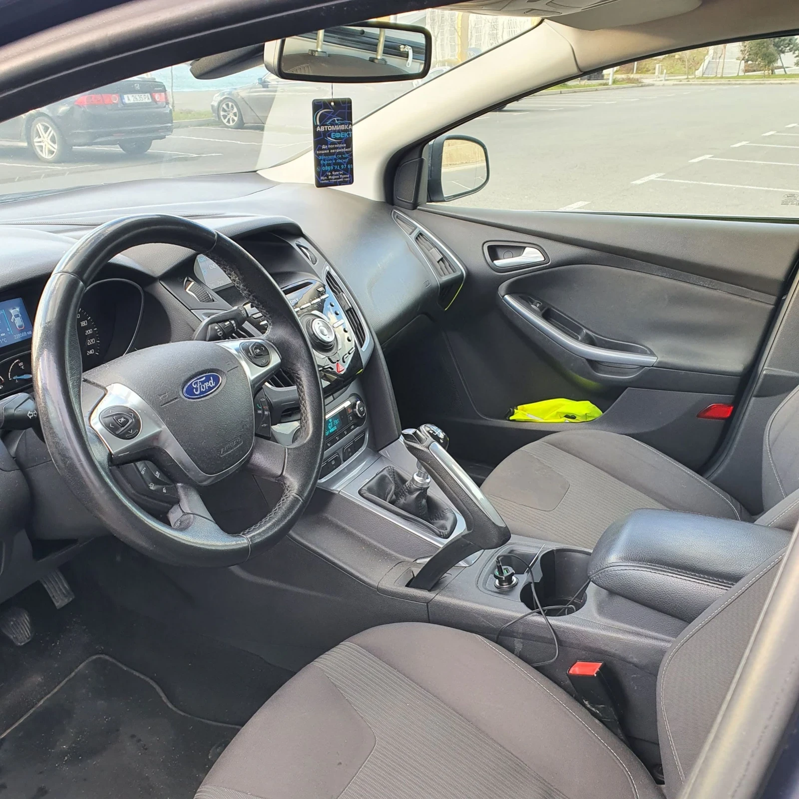 Ford Focus 1.6 TDCI Комби 2012, снимка 9 - Автомобили и джипове - 55085883