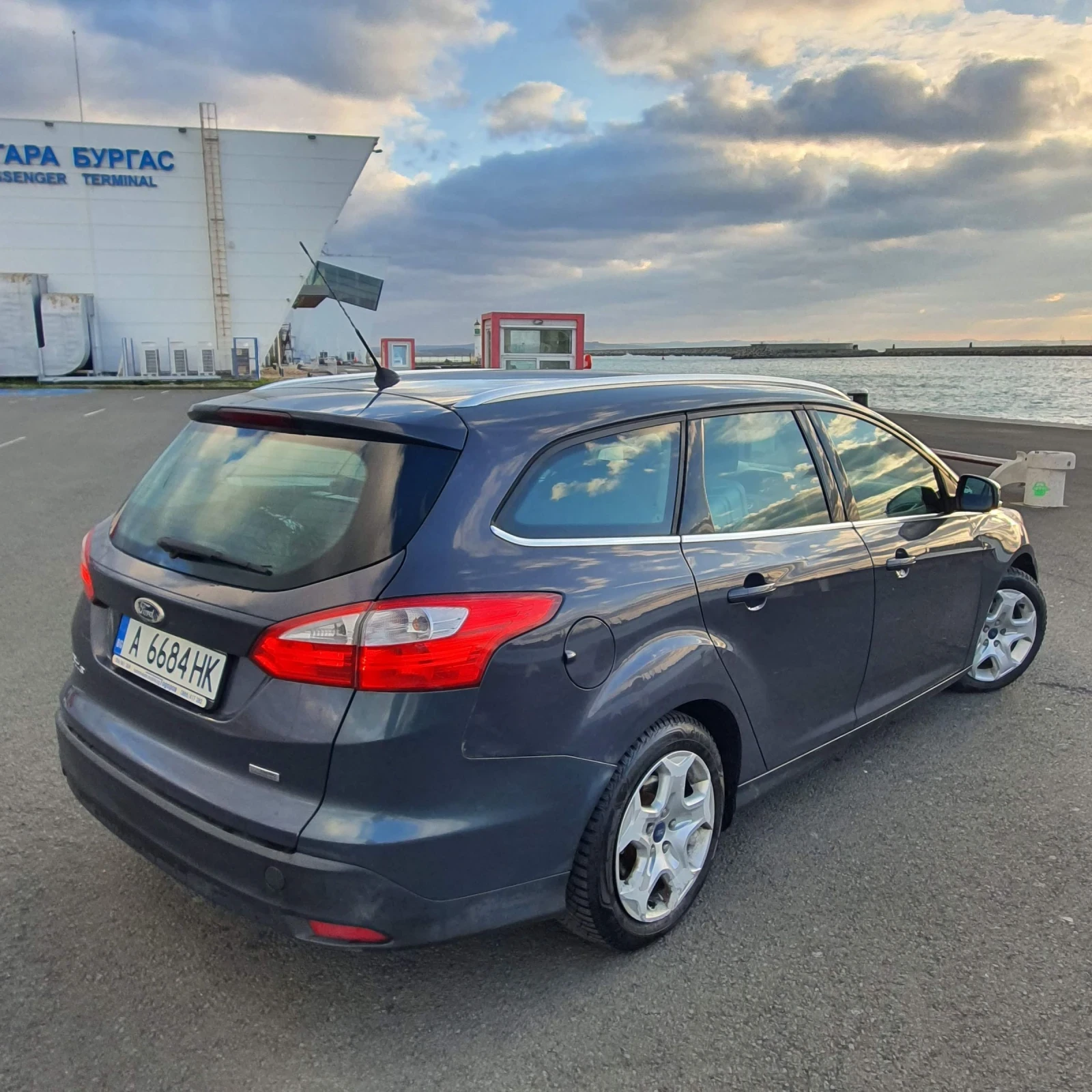 Ford Focus 1.6 TDCI Комби 2012, снимка 5 - Автомобили и джипове - 55085883