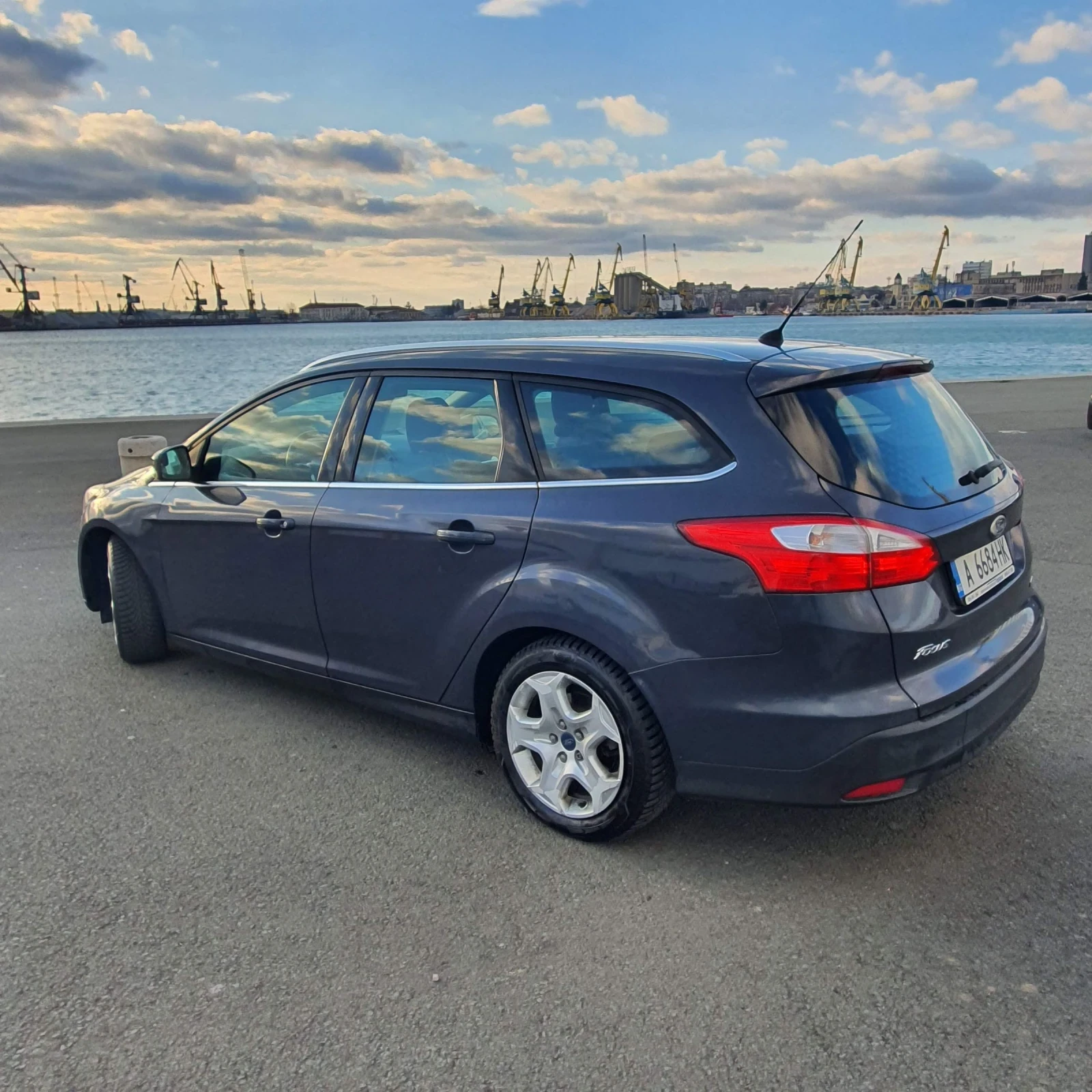 Ford Focus 1.6 TDCI Комби 2012, снимка 3 - Автомобили и джипове - 55085883