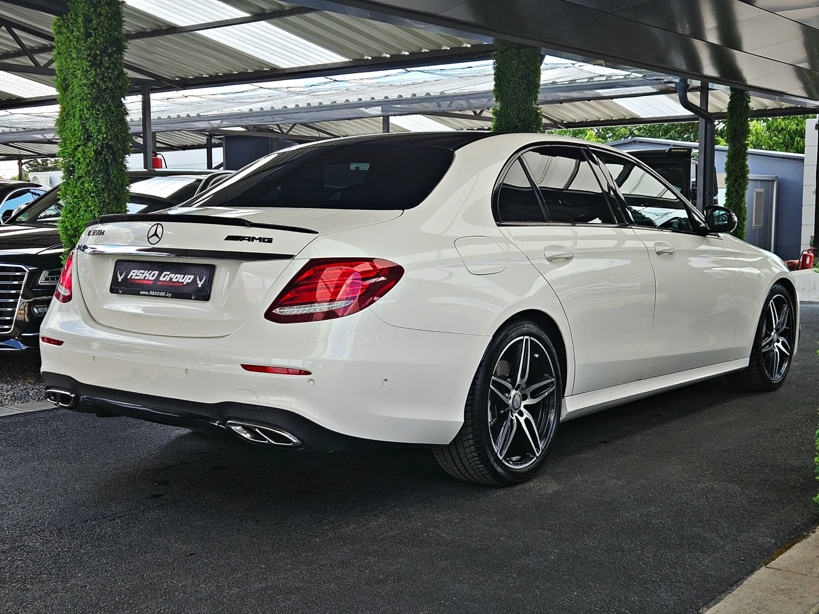 Mercedes-Benz E 350 AMG/4D BURMESTER/PANO/VIRTUAL/360CAM/ПОДГР/AMBI/LI, снимка 5 - Автомобили и джипове - 55393901