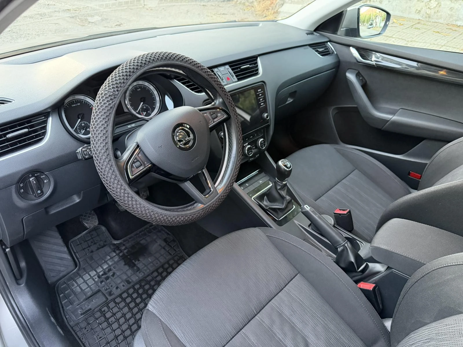 Skoda Octavia Style, снимка 10 - Автомобили и джипове - 56135776