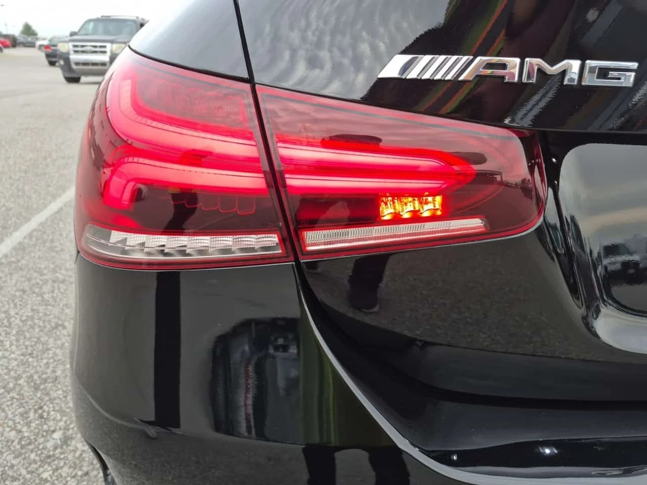 Mercedes-Benz A 35 * AMG * KEYLESS * ПОДГРЕВ * , снимка 7 - Автомобили и джипове - 56331305