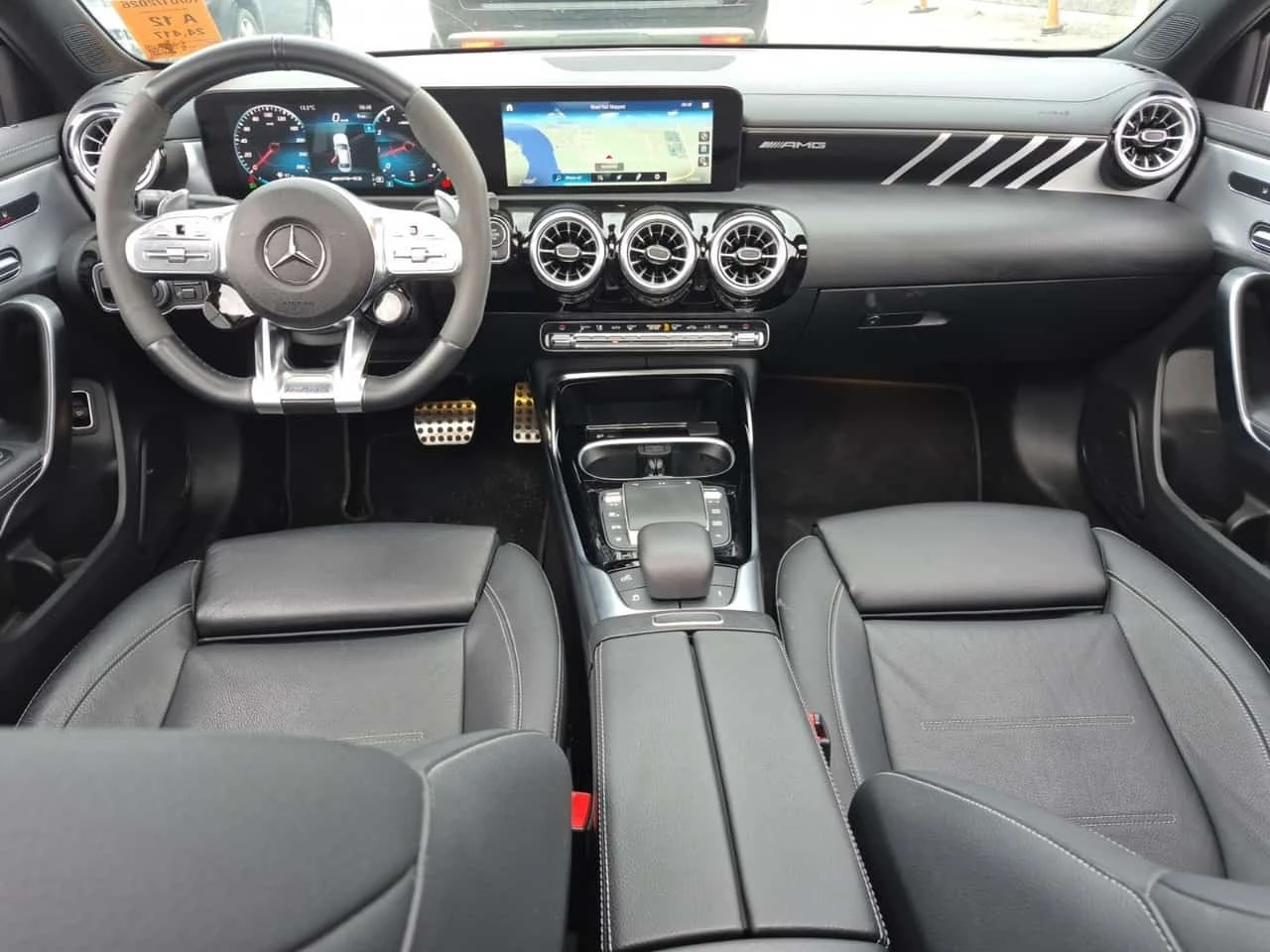 Mercedes-Benz A 35 * AMG * KEYLESS * ПОДГРЕВ * , снимка 10 - Автомобили и джипове - 56331305