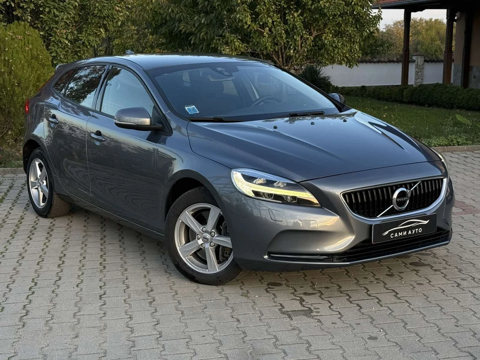 Volvo V40 D3/Facelift/ HARMAN-KARDON 