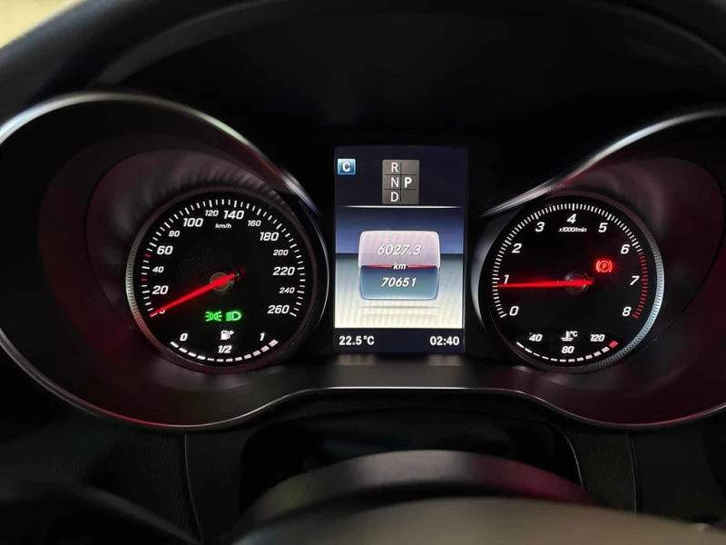 Mercedes-Benz GLC 300 2019 * CARFAX * БЕЗ ПЪРВОНАЧАЛНА ВНОСКА, снимка 8 - Автомобили и джипове - 53050010