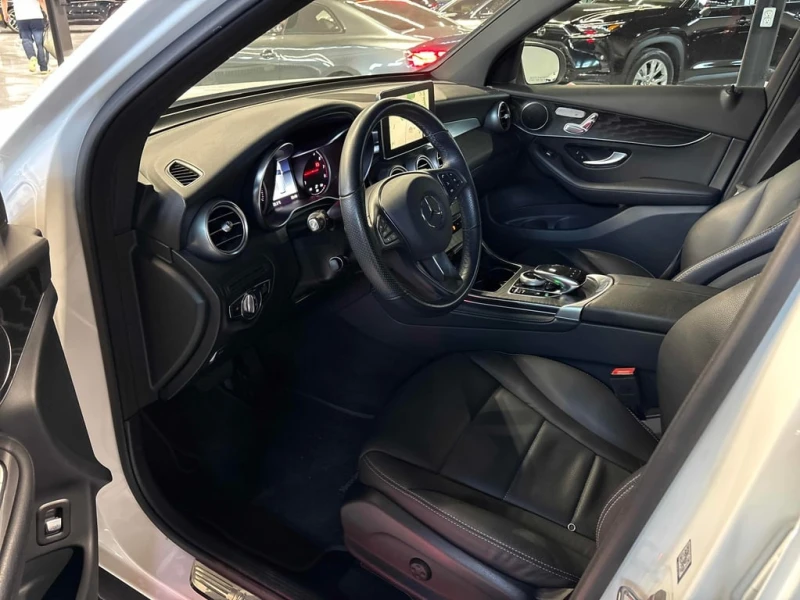 Mercedes-Benz GLC 300 2019 * CARFAX * БЕЗ ПЪРВОНАЧАЛНА ВНОСКА, снимка 7 - Автомобили и джипове - 53050010