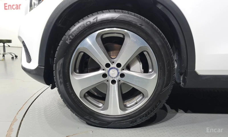 Mercedes-Benz GLC 300, снимка 5 - Автомобили и джипове - 53197521