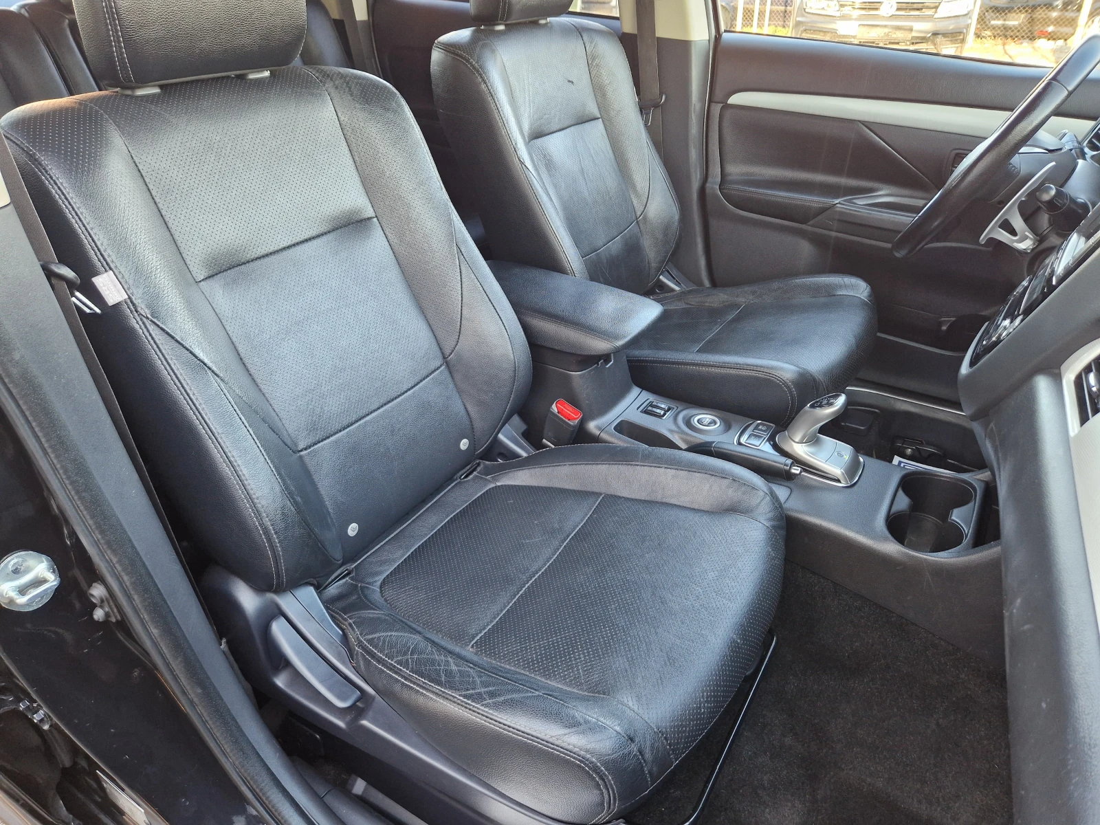 Mitsubishi Outlander 2.0 PHEV 4x4 | Mobile.bg — изображение 11