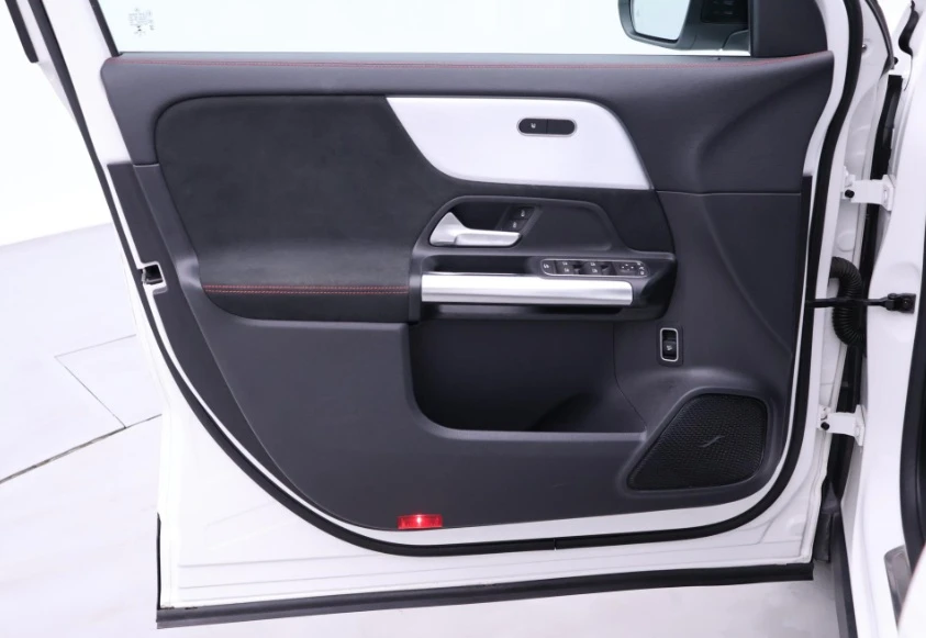 Mercedes-Benz EQA 250 AMG Line - изображение 6