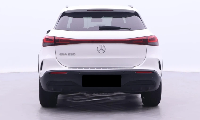 Mercedes-Benz EQA 250 AMG Line - изображение 3