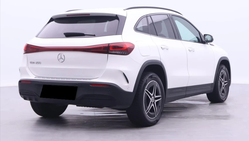 Mercedes-Benz EQA 250 AMG Line - изображение 4