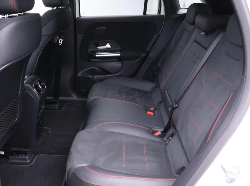 Mercedes-Benz EQA 250 AMG Line - изображение 9