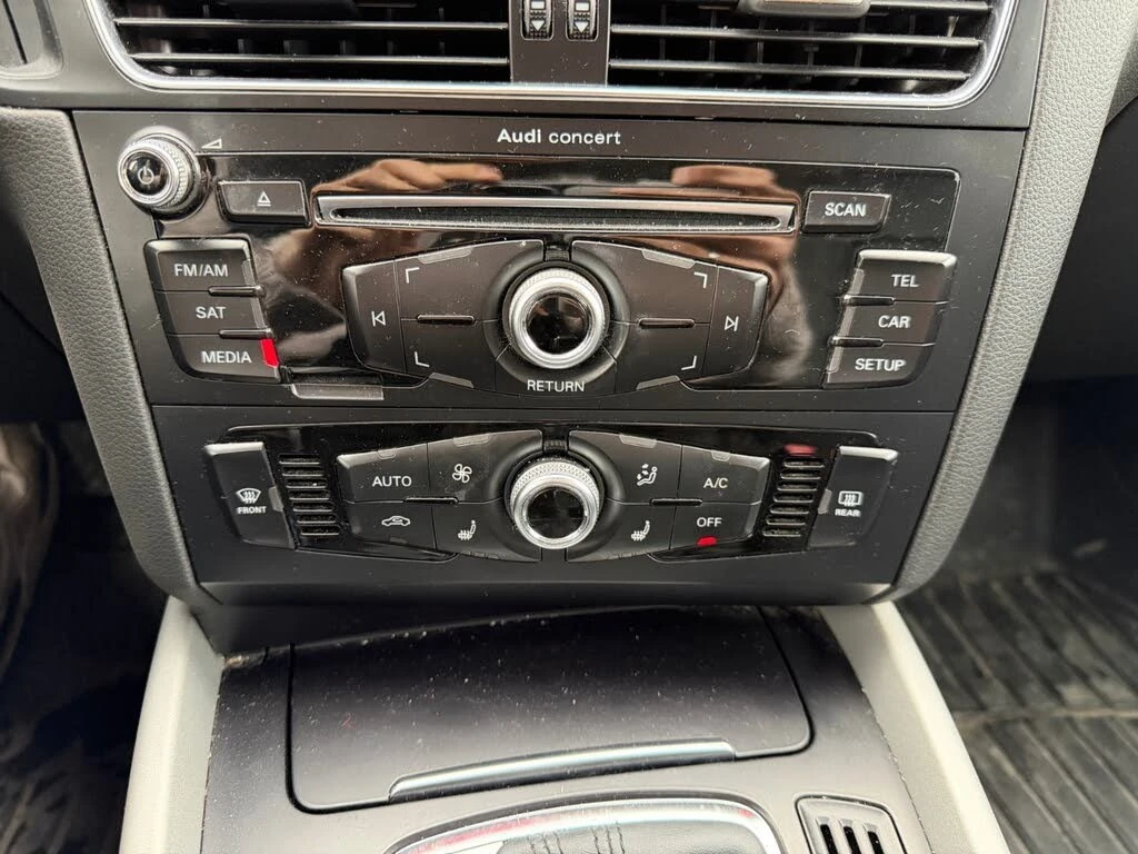 Audi Q5 Quattro* Komfort* АвтоКредит* (ЦЕНА ДО БГ), снимка 12 - Автомобили и джипове - 54039328