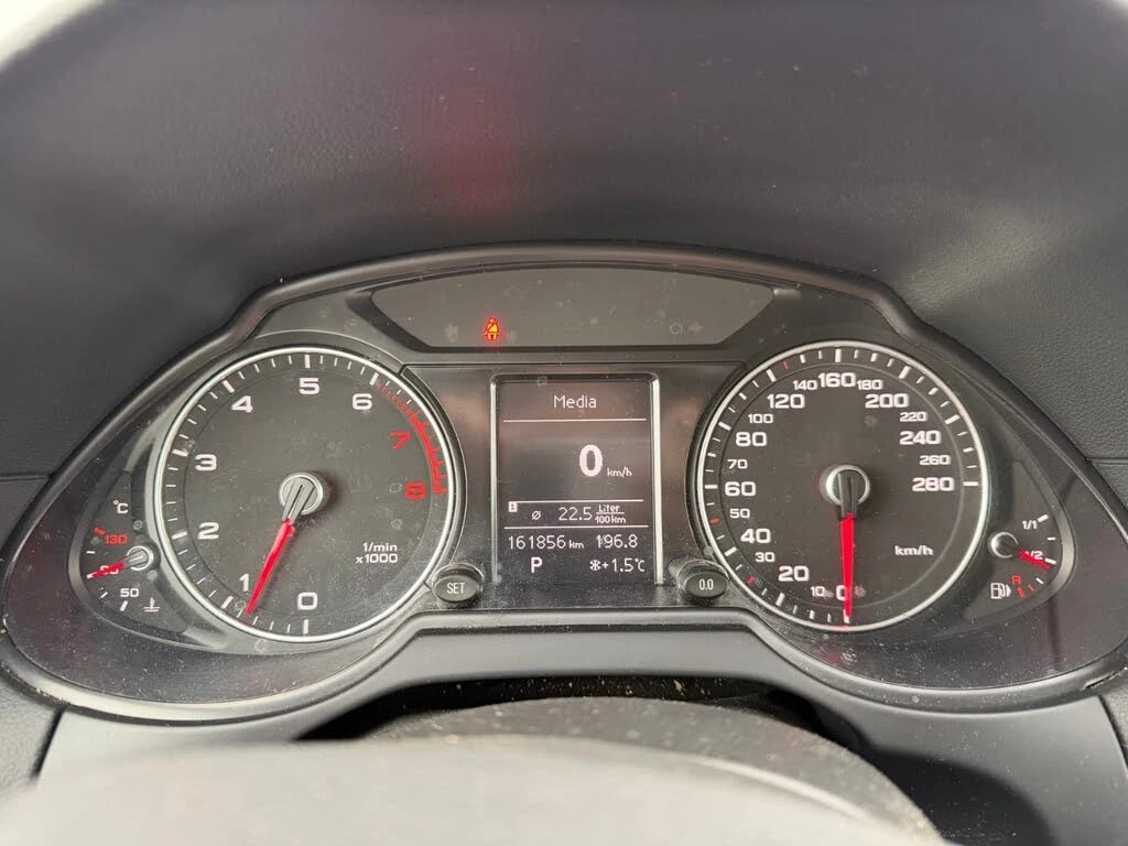 Audi Q5 Quattro* Komfort* АвтоКредит* (ЦЕНА ДО БГ), снимка 11 - Автомобили и джипове - 54039328