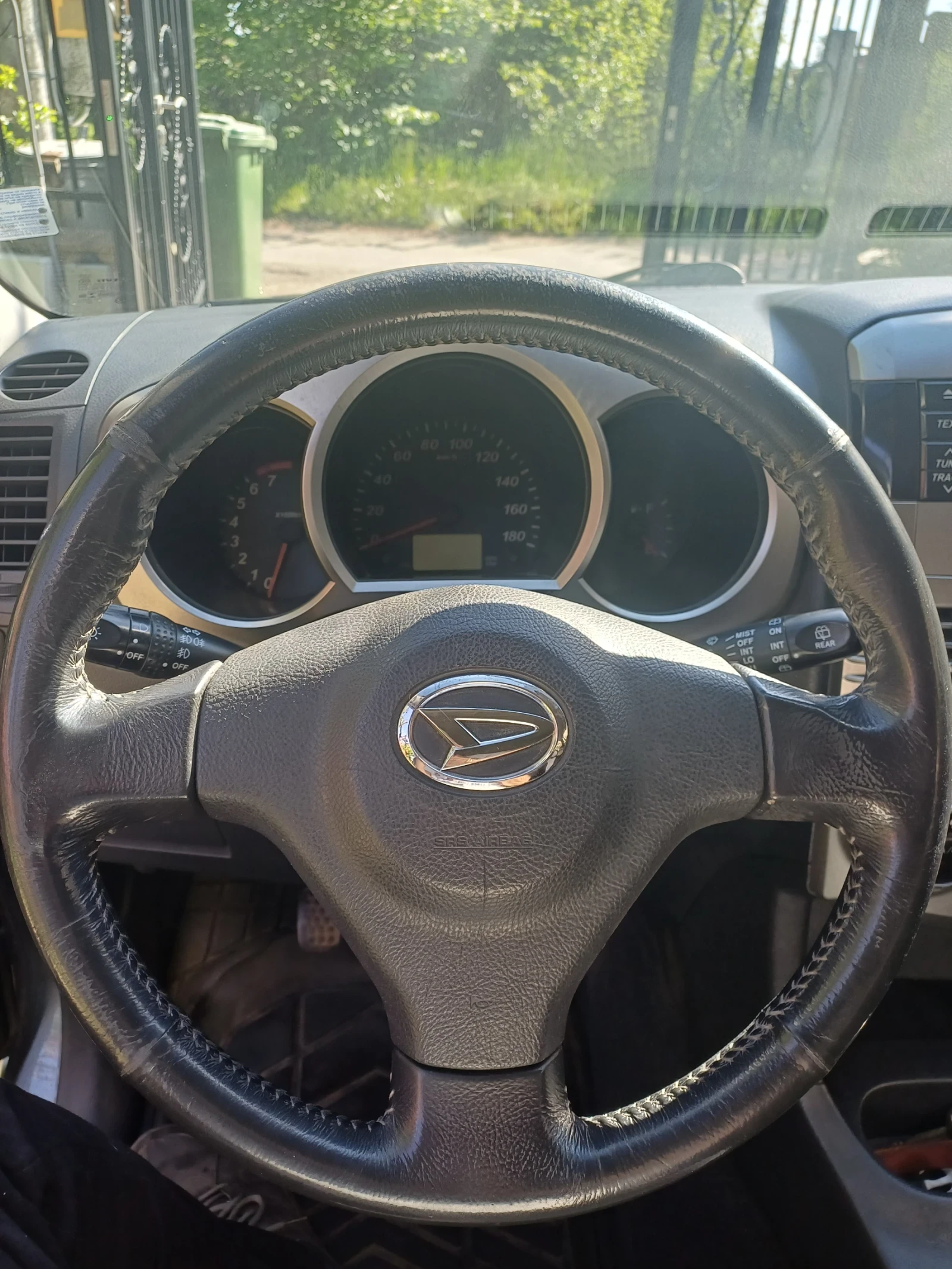 Daihatsu Terios 1.5 4х4, снимка 9 - Автомобили и джипове - 54448738