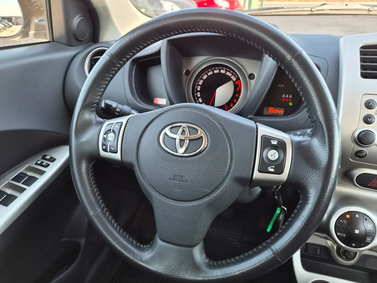 Toyota Urban Cruiser 1.4D4D 90кс 4x4 120000км. ЕВРО 4, снимка 16 - Автомобили и джипове - 56104506