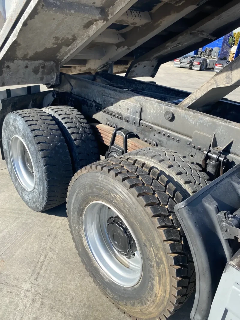 Man Tga 40400 км, използван за заместващ самосвал 33.360, снимка 10 - Камиони - 52389690