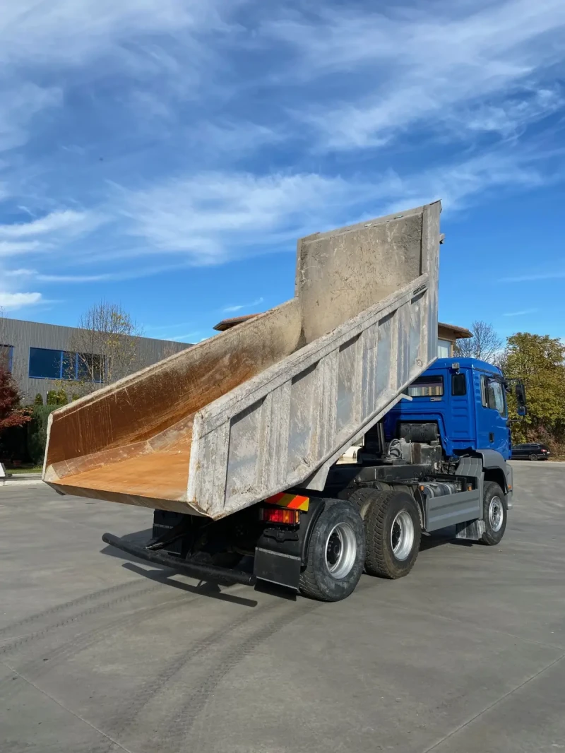 Man Tga 40400 км, използван за заместващ самосвал 33.360, снимка 6 - Камиони - 52389690