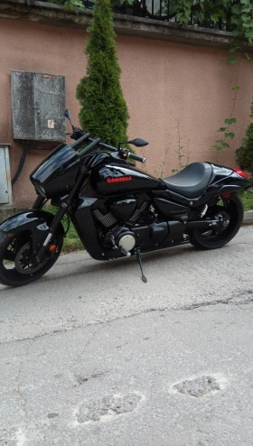  Suzuki Boulevard