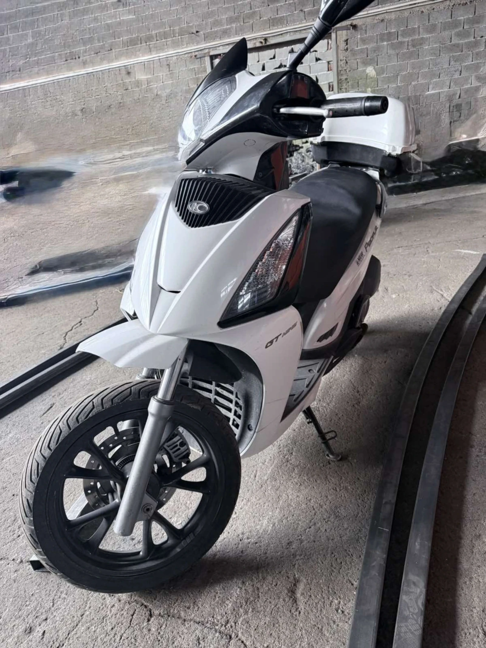 Kymco People GTI 125