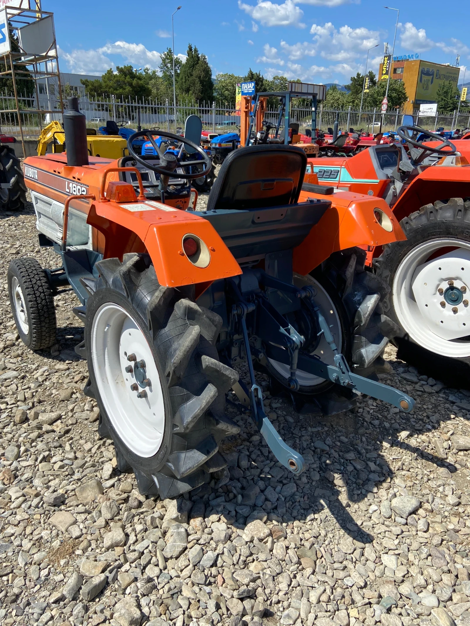 Трактор Kubota, снимка 5 - Селскостопанска техника - 55298495