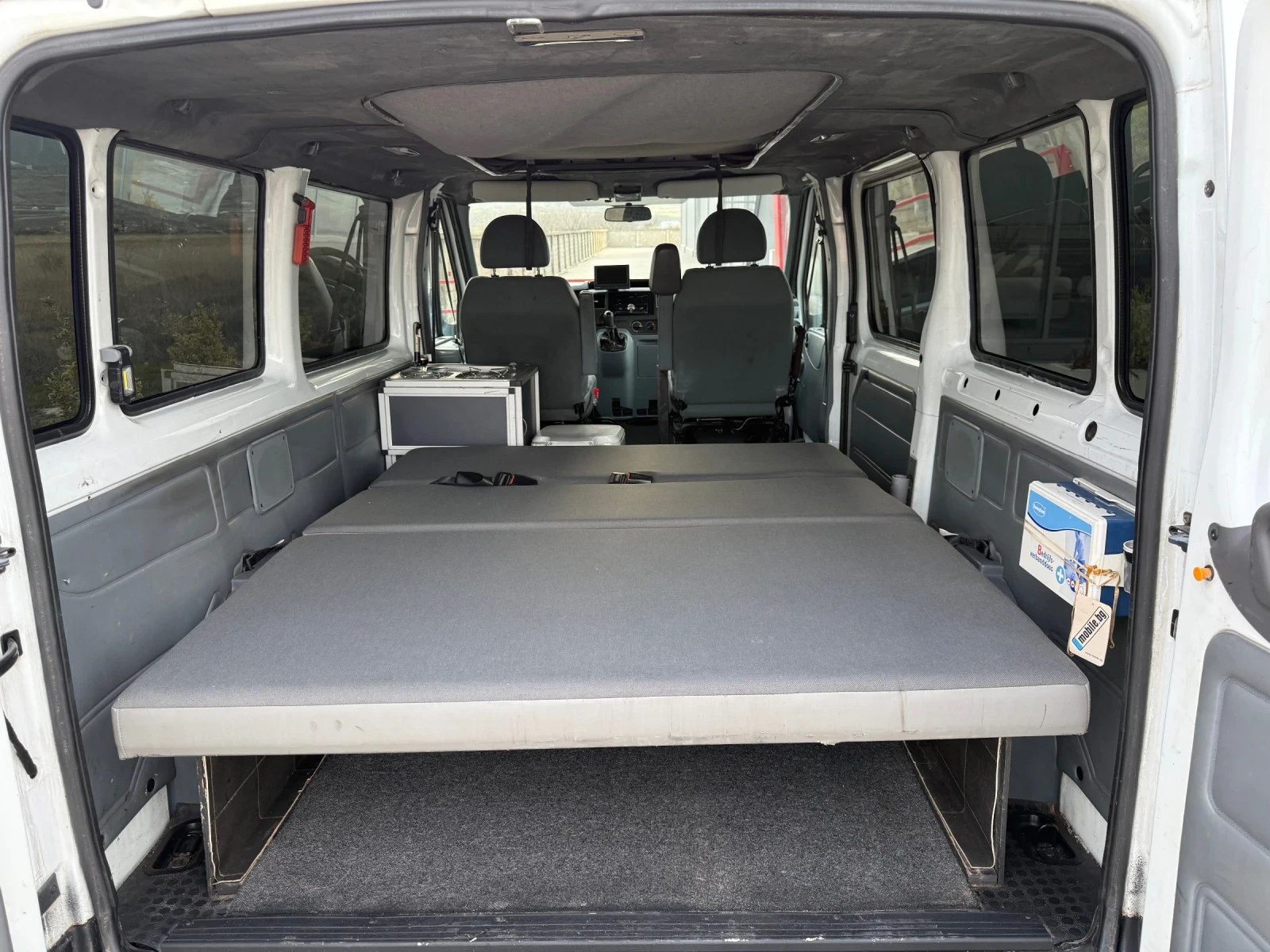 Кемпер Ford Transit 2.2 TDCi / CLIMA / CAMERA / MEDIA, снимка 15 - Каравани и кемпери - 53879084