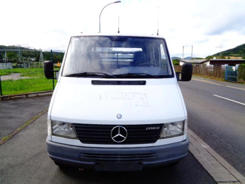 Интериор и аксесоари за Mercedes-Benz Sprinter 208, снимка 1 - Части - 49502395