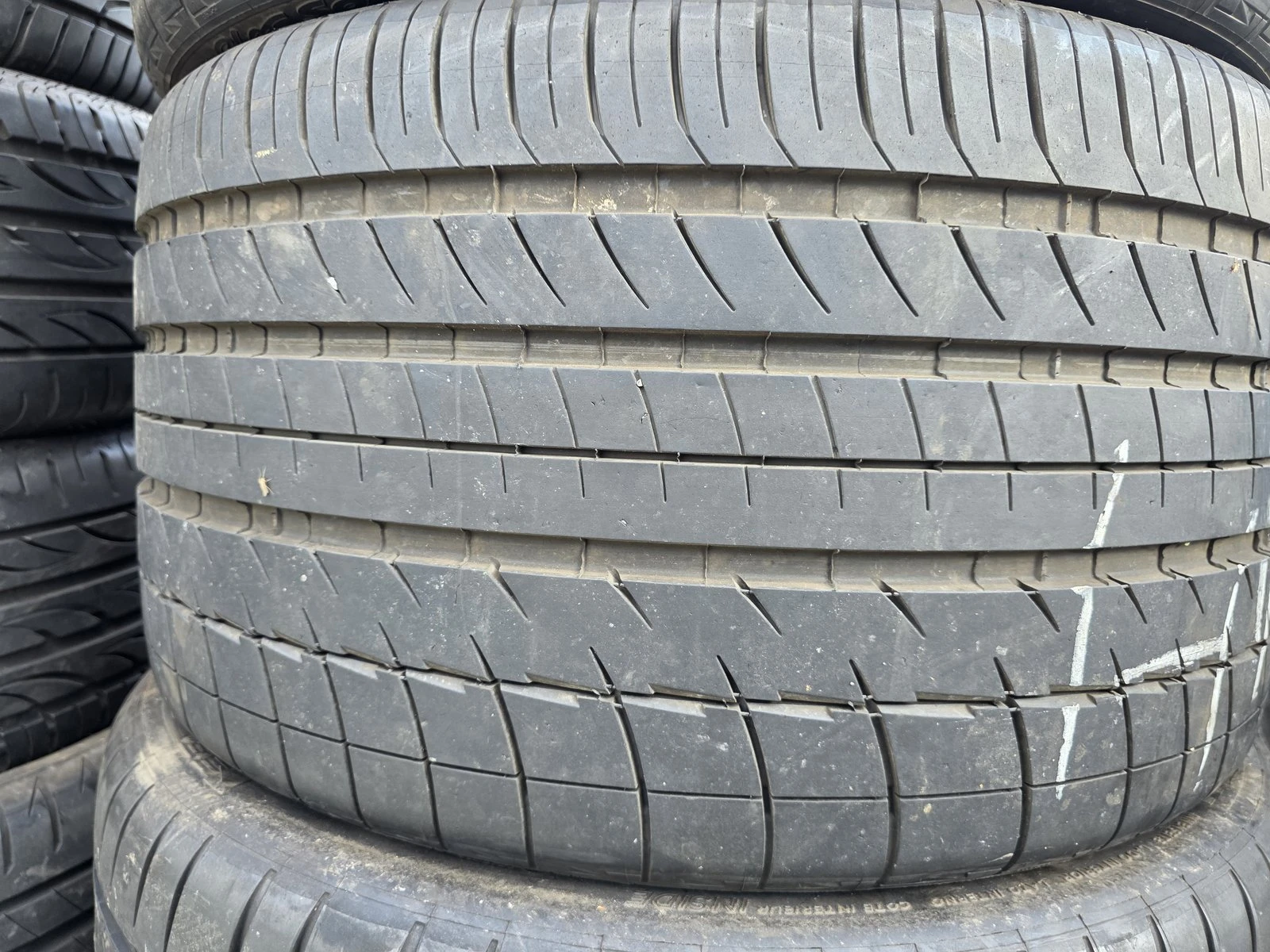Гуми Летни 295/30R19, снимка 2 - Гуми и джанти - 56731004