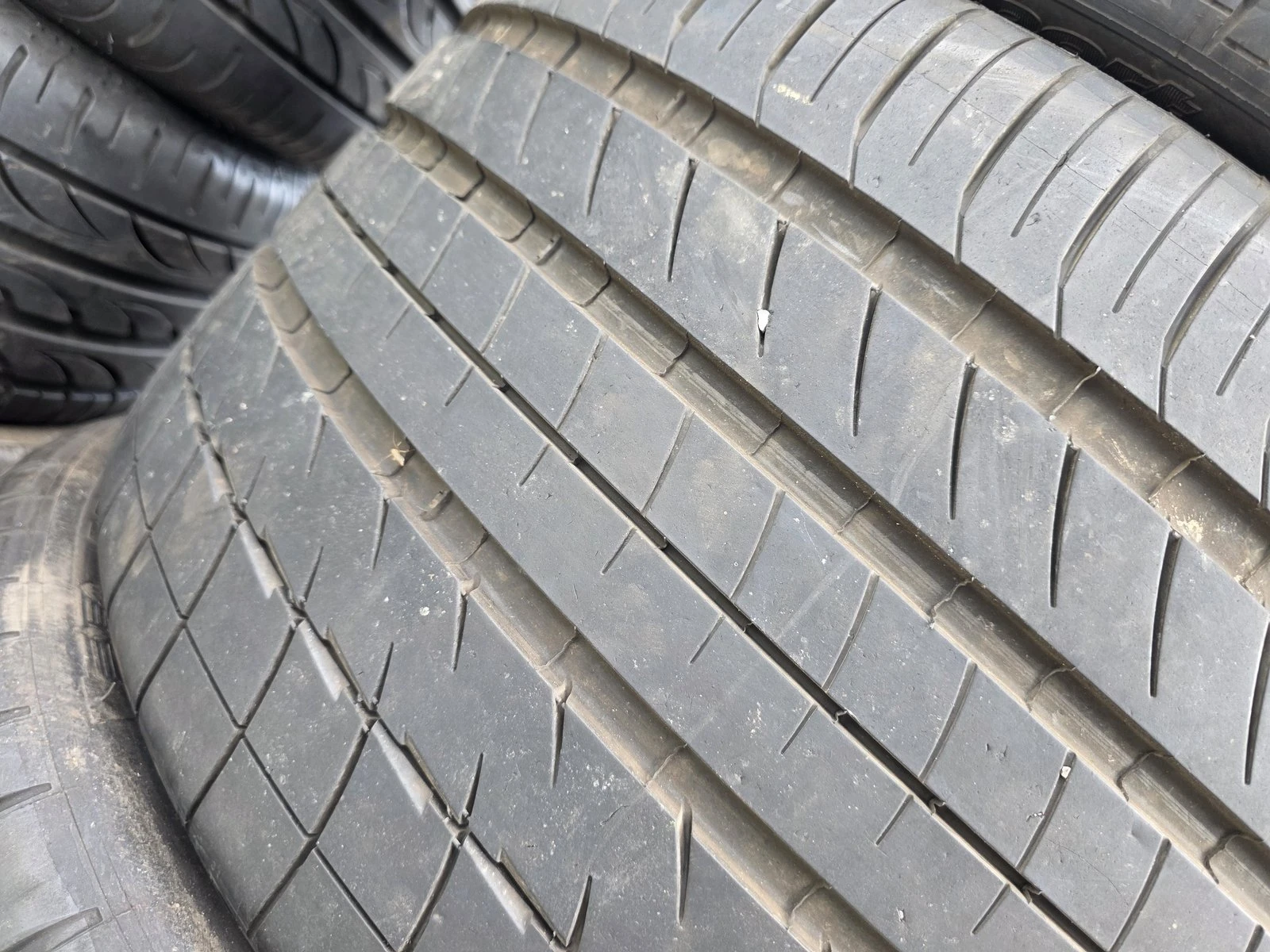 Гуми Летни 295/30R19, снимка 4 - Гуми и джанти - 56731004
