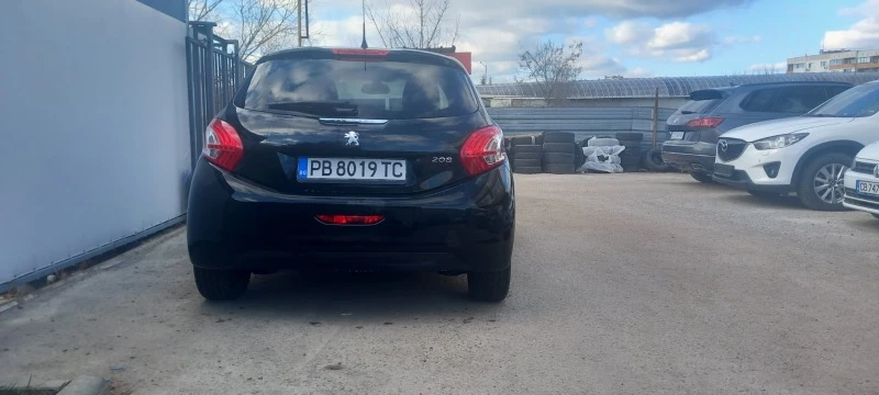 Peugeot 208 1.6 Avtomat, снимка 2 - Автомобили и джипове - 47434195