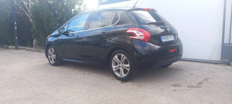 Peugeot 208 1.6 Avtomat, снимка 7 - Автомобили и джипове - 47434195