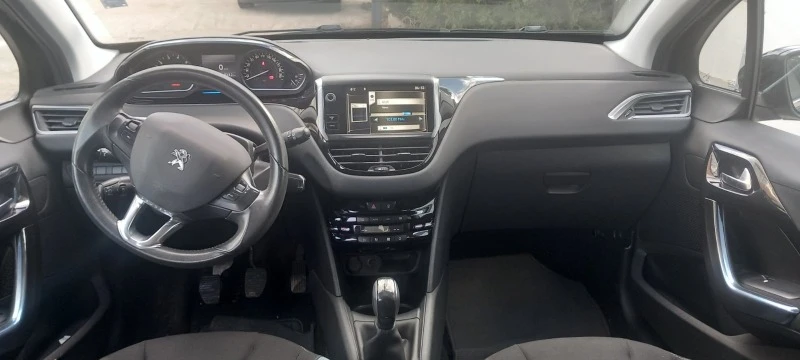 Peugeot 208 1.6 Avtomat, снимка 13 - Автомобили и джипове - 47434195