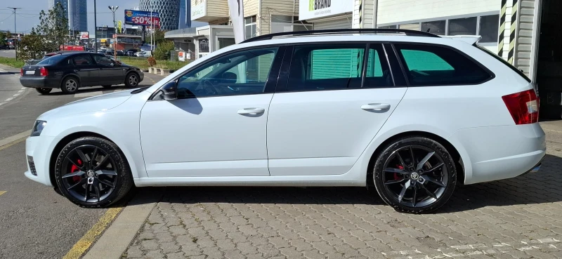 Skoda Octavia 2.0 VRS 220KC  Бяла Перла Топ , снимка 4 - Автомобили и джипове - 47618906