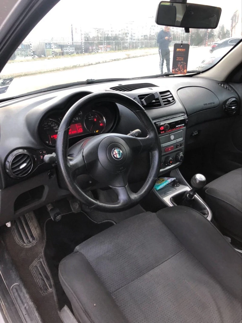 Alfa Romeo 147 1.9 jtdm, снимка 7 - Автомобили и джипове - 49411335