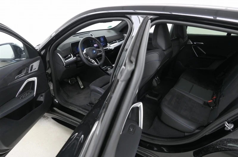 BMW iX2 eDrive20, снимка 5 - Автомобили и джипове - 52410465