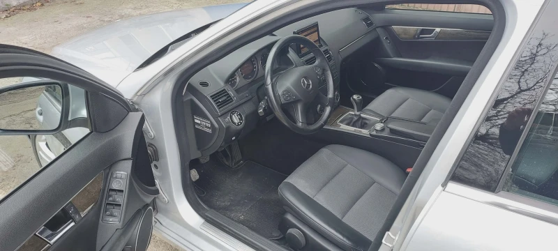 Mercedes-Benz C 180 compresor, снимка 16 - Автомобили и джипове - 52803839