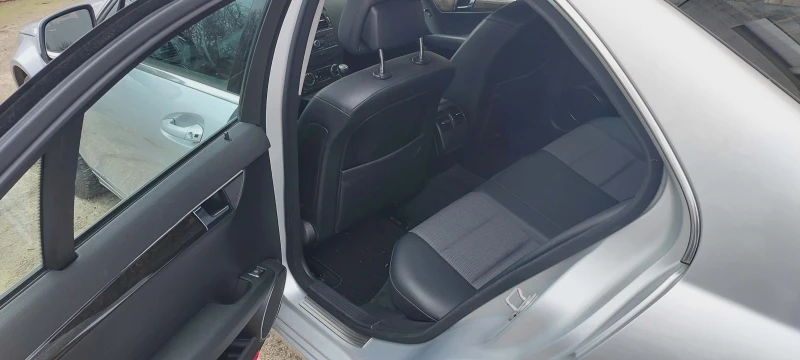 Mercedes-Benz C 180 compresor, снимка 11 - Автомобили и джипове - 52803839