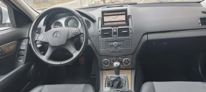 Mercedes-Benz C 180 compresor, снимка 3 - Автомобили и джипове - 52803839