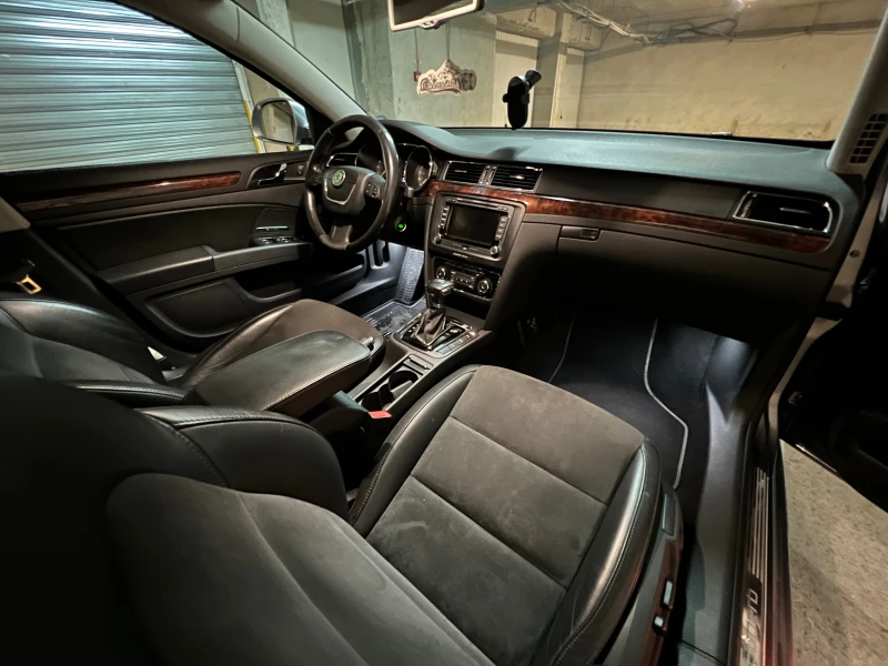 Skoda Superb, снимка 3 - Автомобили и джипове - 52859746