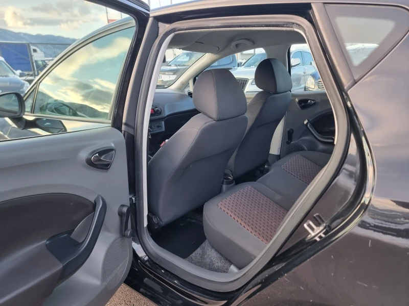 Seat Ibiza 1.4I, снимка 11 - Автомобили и джипове - 53077432