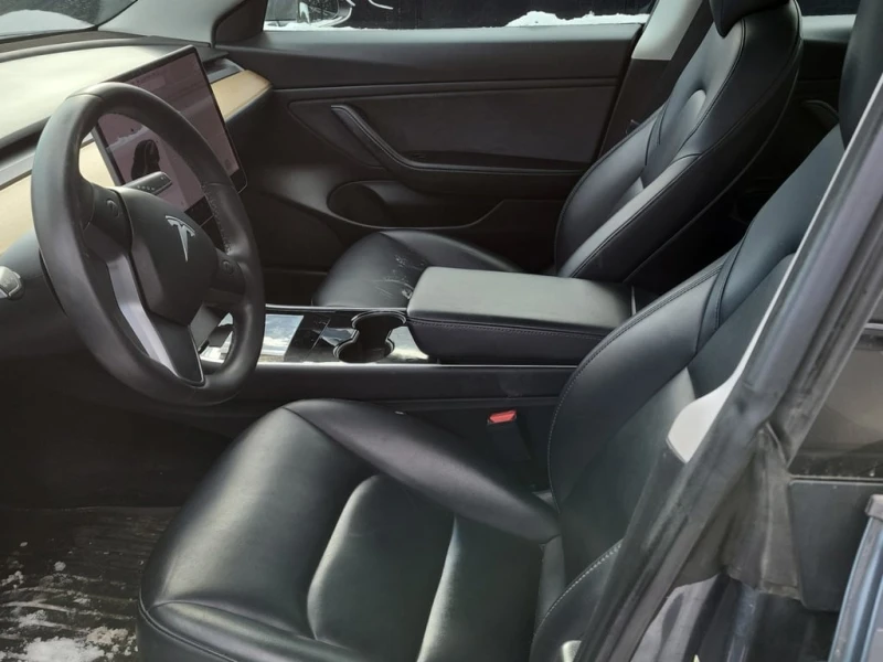 Tesla Model 3 * LONG RANGE * CARFAX * БЕЗ ПЪРВОНАЧАЛНА ВНОСКА, снимка 5 - Автомобили и джипове - 53231648