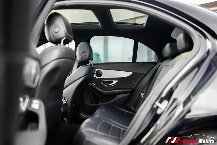 Mercedes-Benz C 300 LEATHER HEATED SEATS| PANORAMIC SUNROOF| ALLOYS, снимка 7 - Автомобили и джипове - 55091054