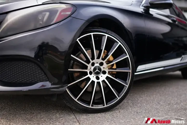 Mercedes-Benz C 300 LEATHER HEATED SEATS| PANORAMIC SUNROOF| ALLOYS, снимка 5 - Автомобили и джипове - 55091054