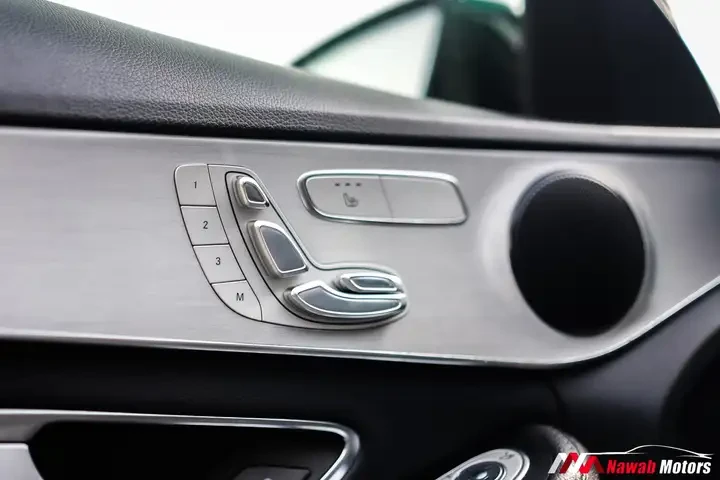Mercedes-Benz C 300 LEATHER HEATED SEATS| PANORAMIC SUNROOF| ALLOYS, снимка 10 - Автомобили и джипове - 55091054