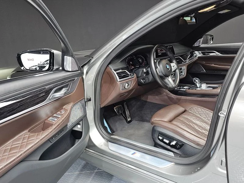 BMW 740 740i M Sport| 326к.с.| ВКЛ.ТЕХНОТЕСТ, снимка 10 - Автомобили и джипове - 55571385