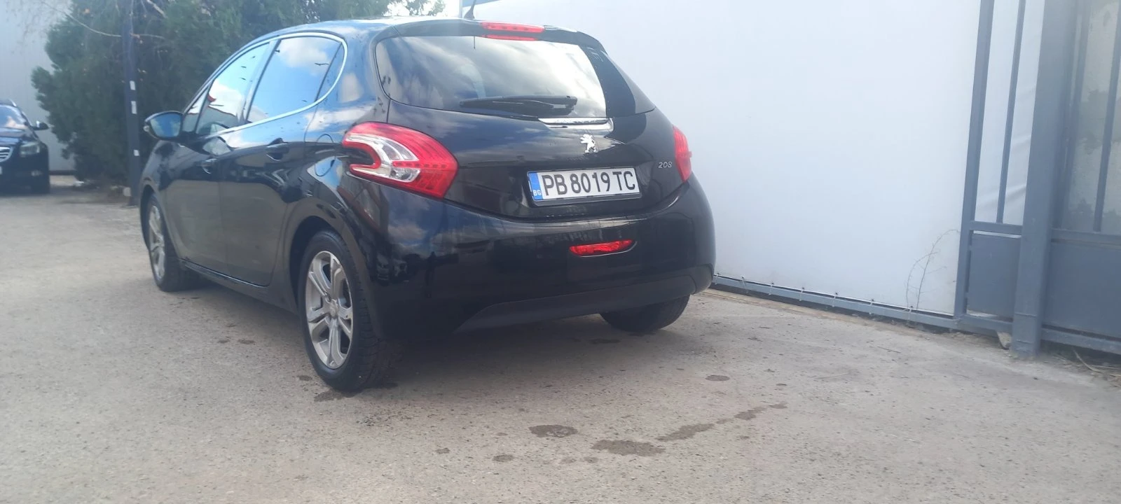 Peugeot 208 1.6  - изображение 6