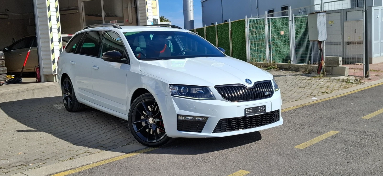 Skoda Octavia 2.0 VRS 220KC  Бяла Перла Топ  - изображение 3